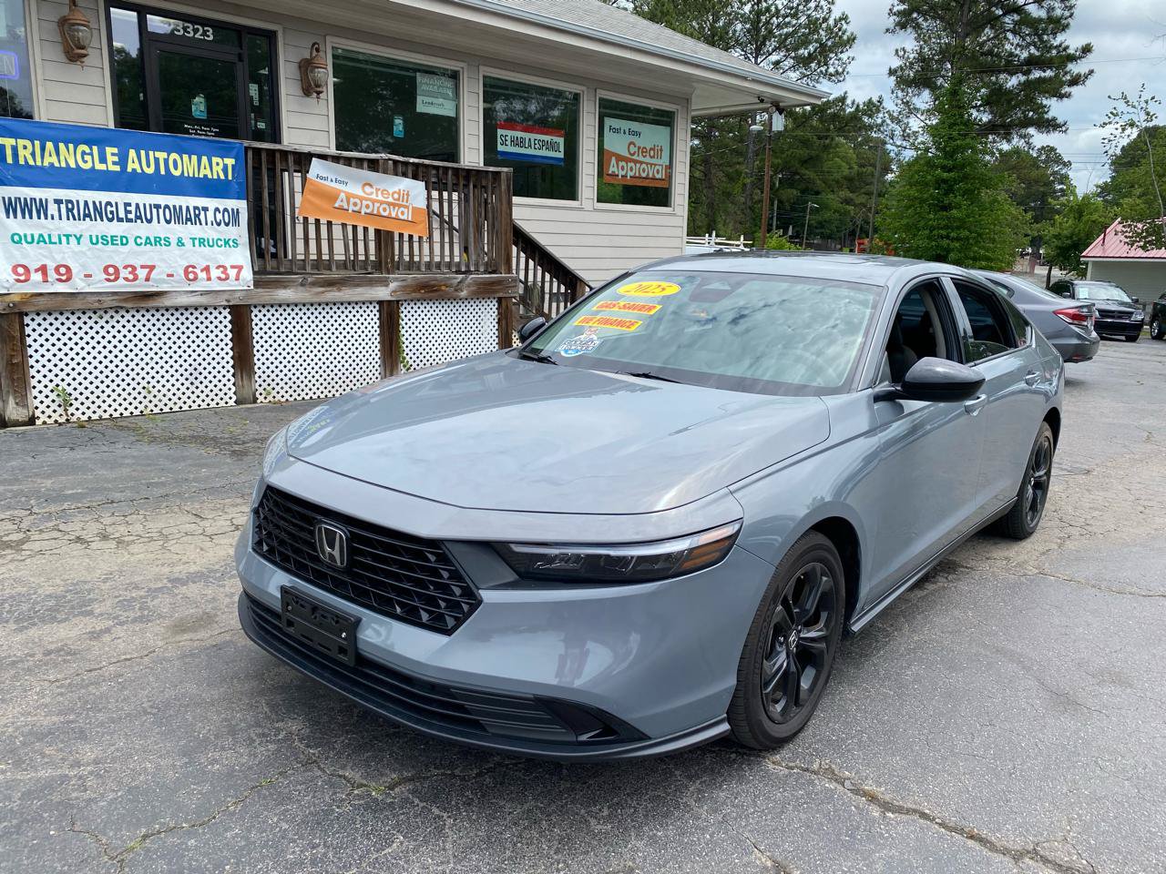 Used 2025 Honda Accord SE image 1