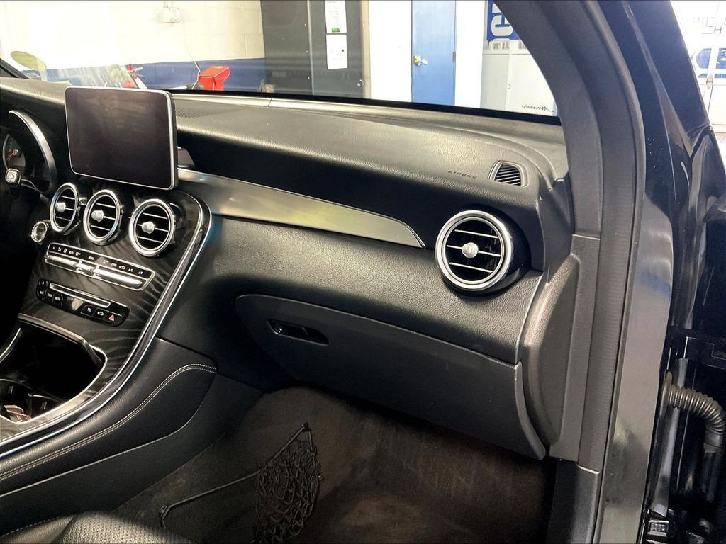 Used 2019 Mercedes-Benz GLC 300 4MATIC Coupe image 13