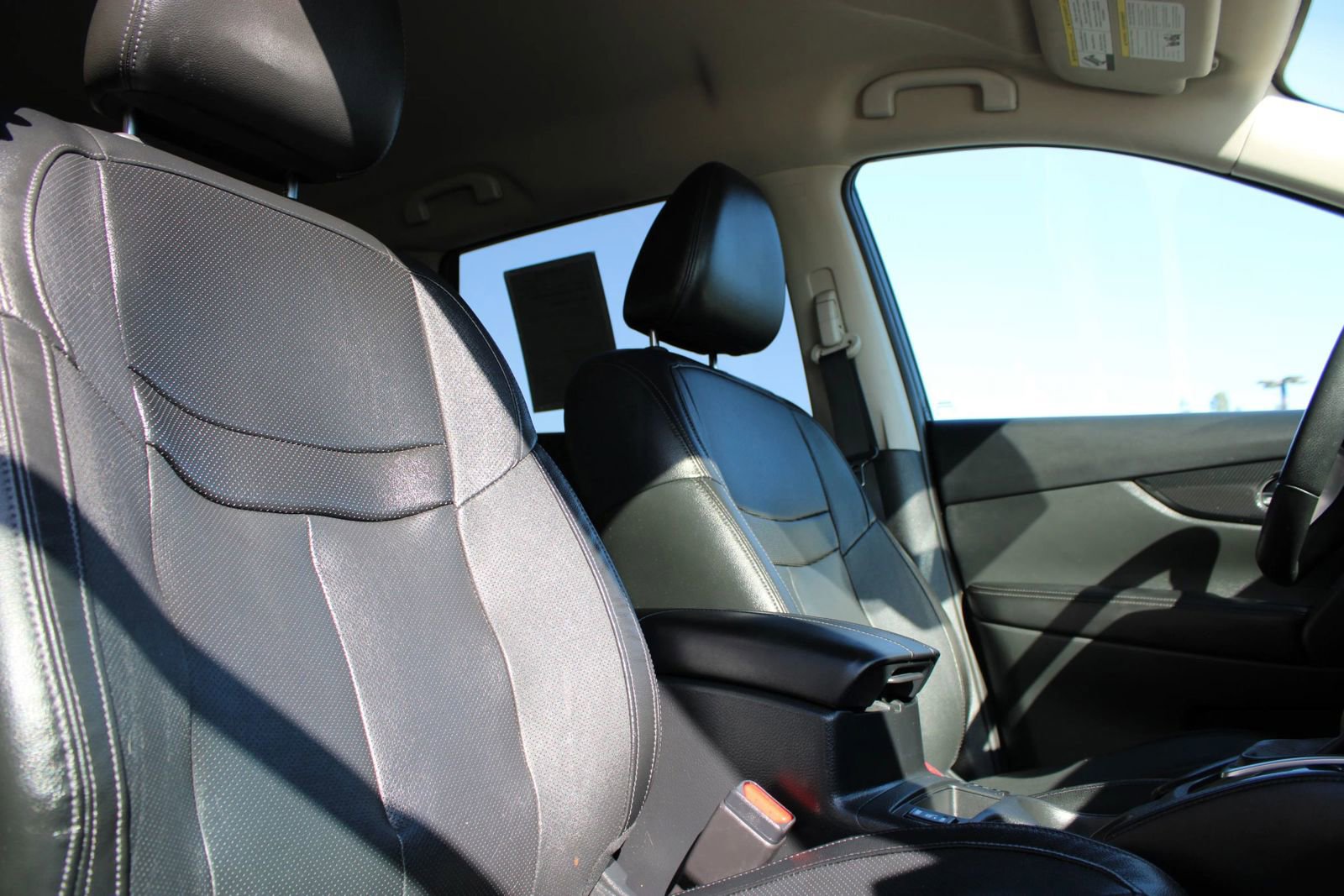 Used 2018 Nissan Rogue SL image 9