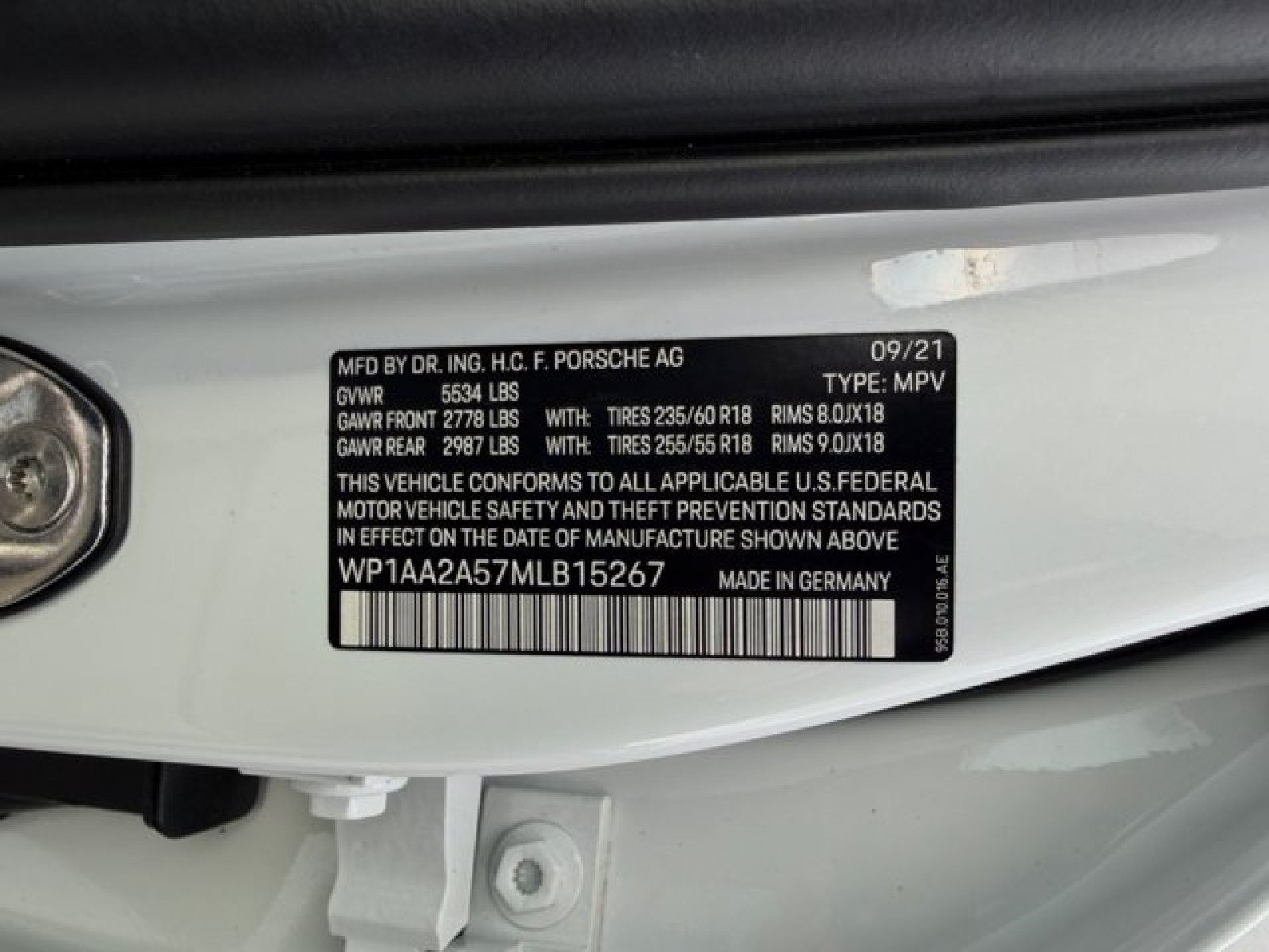 Used 2021 Porsche Macan AWD/4WD image 23