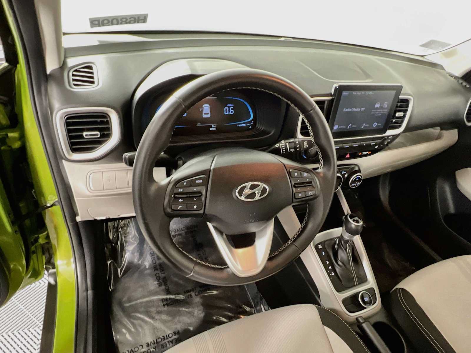Certified 2023 Hyundai Venue SEL FWD image 11