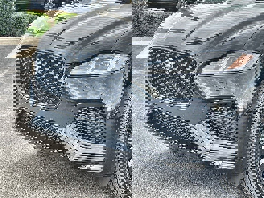 New 2026 Jaguar F-PACE R-Dynamic S image 9
