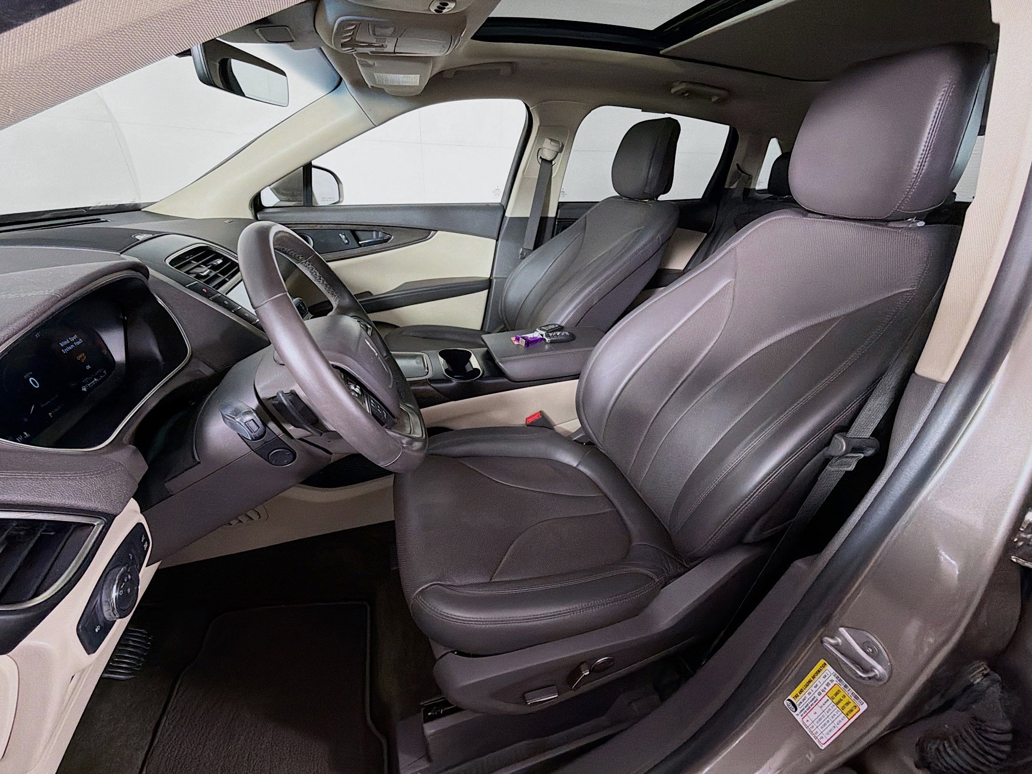 Used 2020 Lincoln Nautilus Reserve w/ Equipment Group 201A image 12