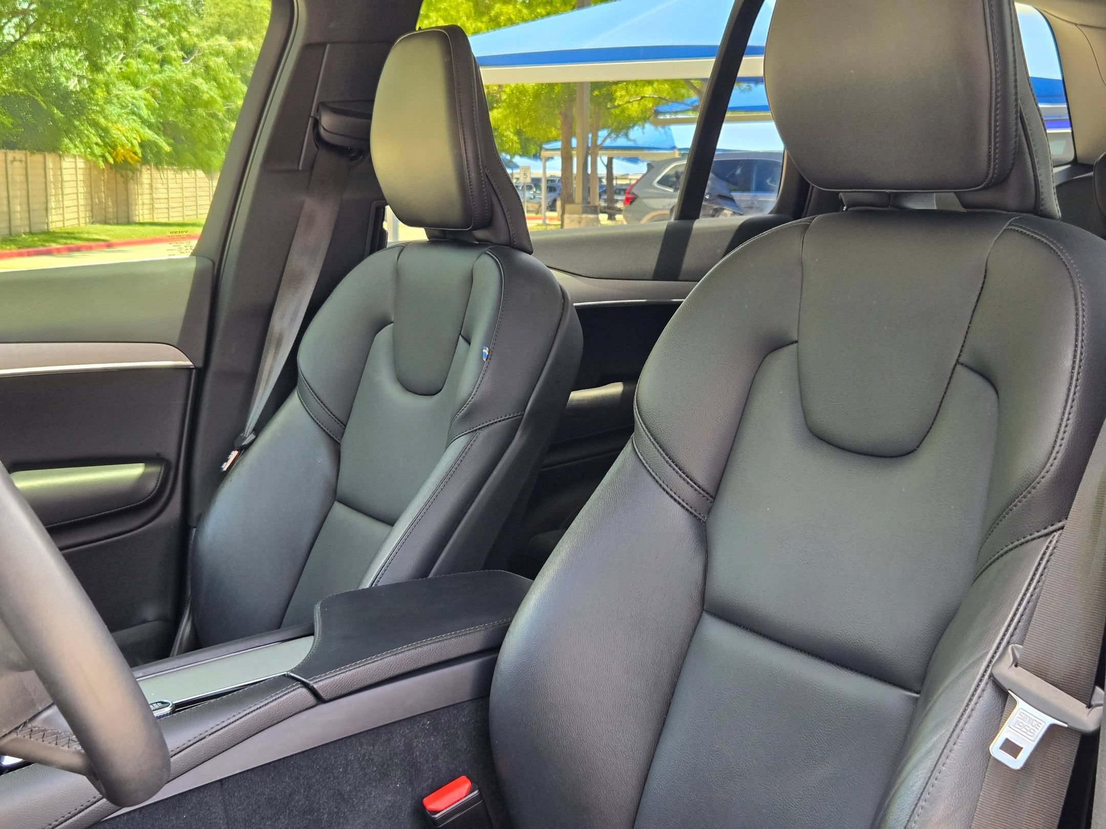 Used 2023 Volvo XC90 B5 Core AWD/4WD image 13