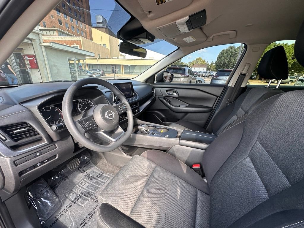 Certified 2024 Nissan Rogue SV FWD image 13