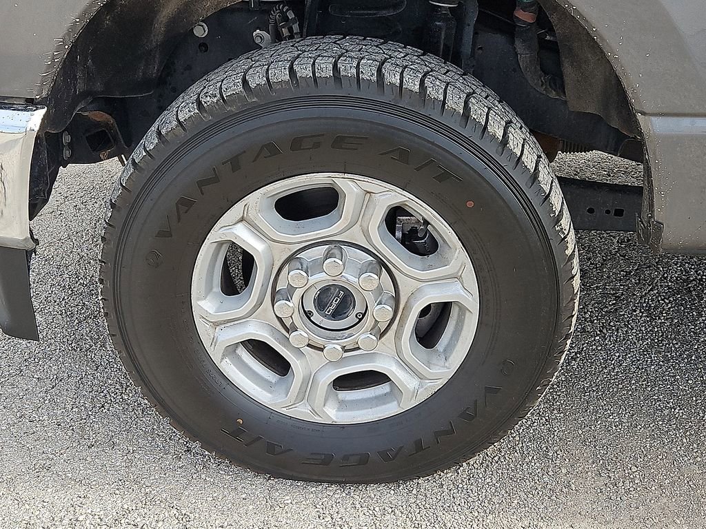 Used 2025 Ford F250 XLT w/ FX4 Off-Road Package image 13