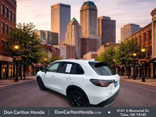Certified 2025 Honda HR-V Sport image 8