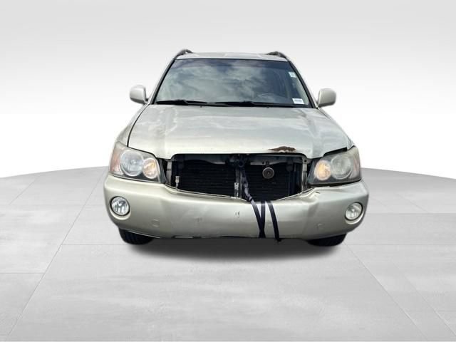 Used 2002 Toyota Highlander Limited w/ Leather Trim Pkg FWD image 2