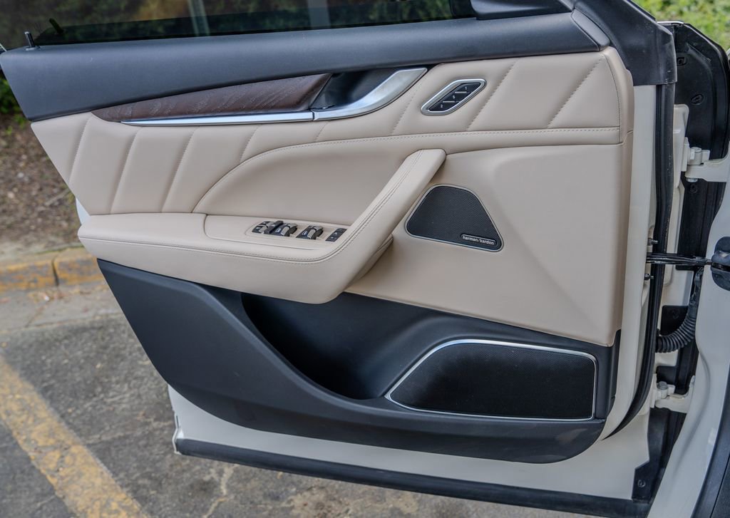 Used 2022 Maserati Levante GT image 15