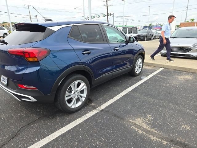 Used 2020 Buick Encore GX Preferred w/ Cold Weather Comfort Package FWD image 13