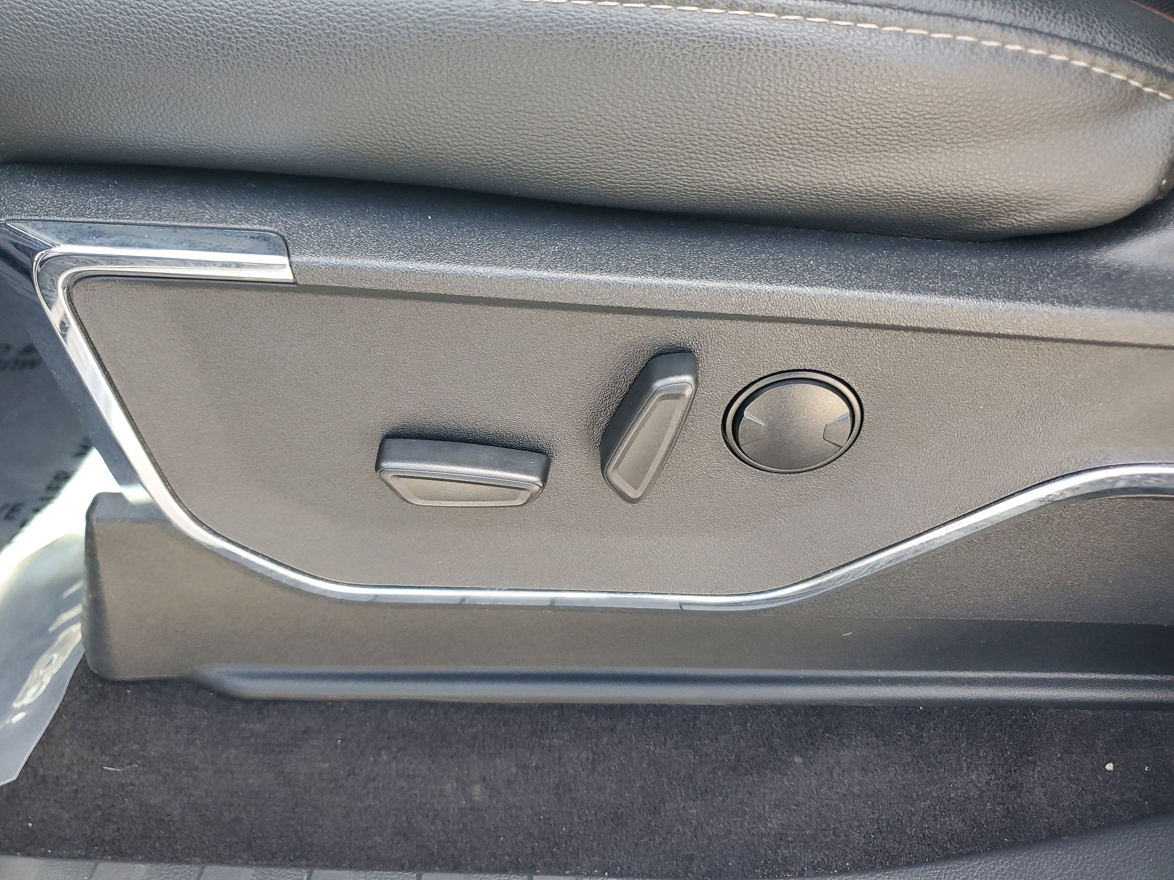 Used 2023 Ford F150 Lariat image 13