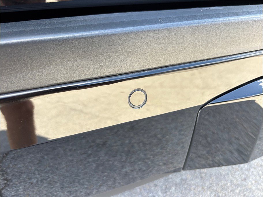 Used 2020 Cadillac Escalade Platinum AWD/4WD image 17