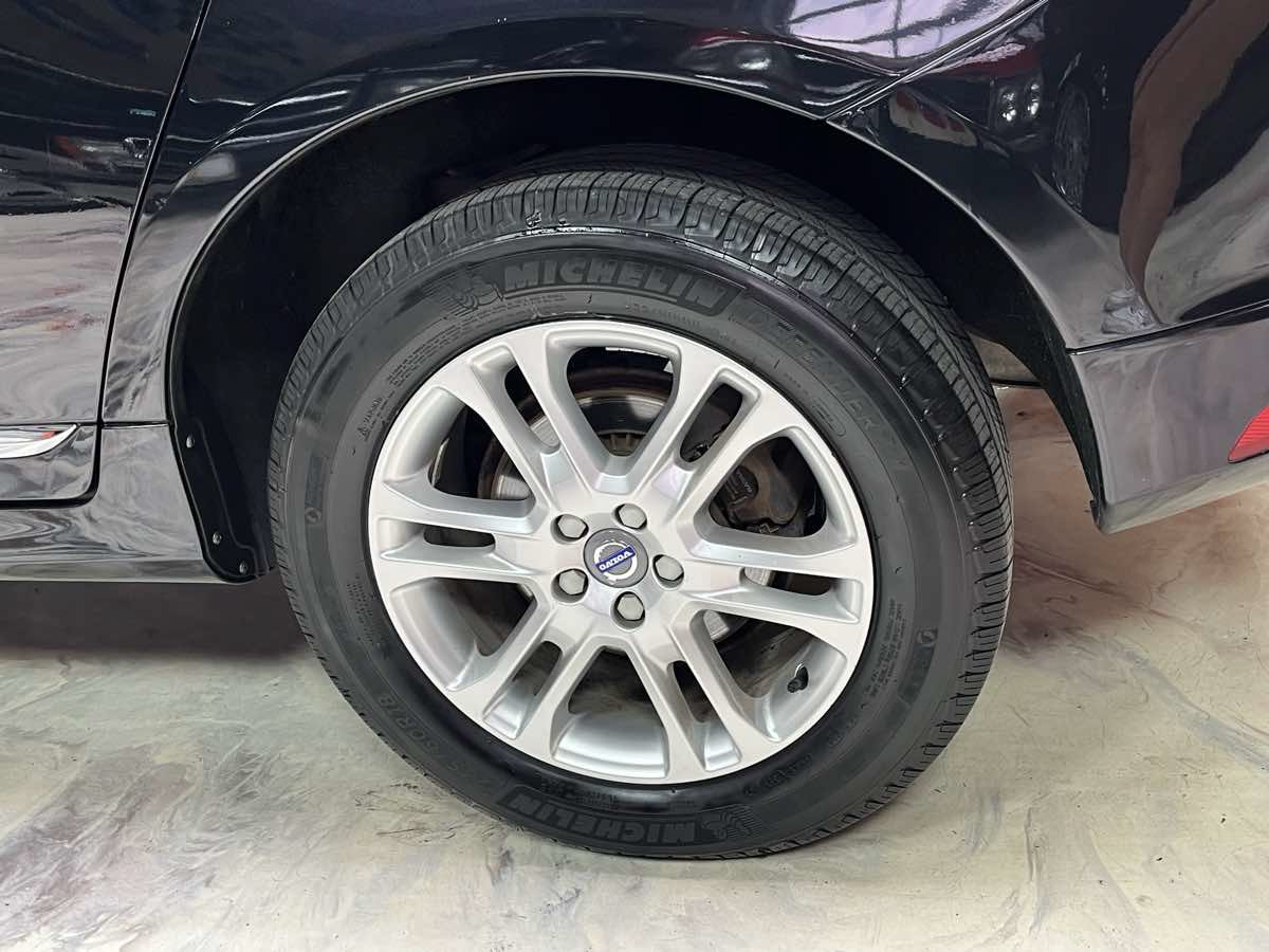 Used 2015 Volvo XC60 T5 Platinum AWD/4WD image 32