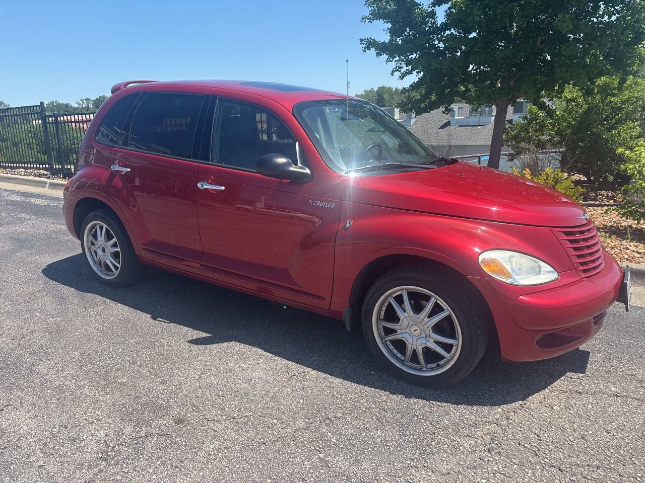 Used 2004 Chrysler PT Cruiser GT FWD image 2