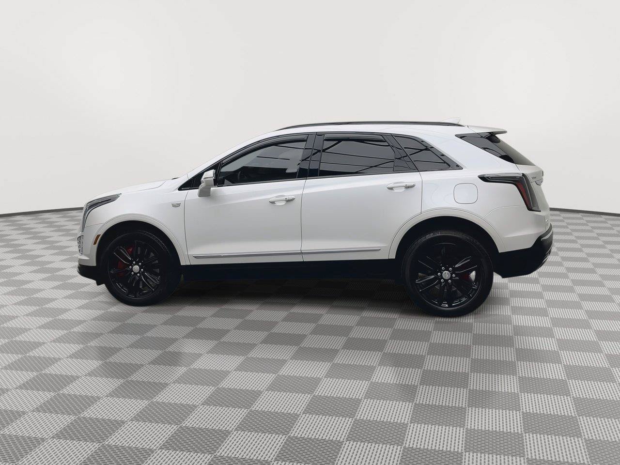Used 2024 Cadillac XT5 Sportv w/ LPO, Floor Liner Package AWD/4WD image 40