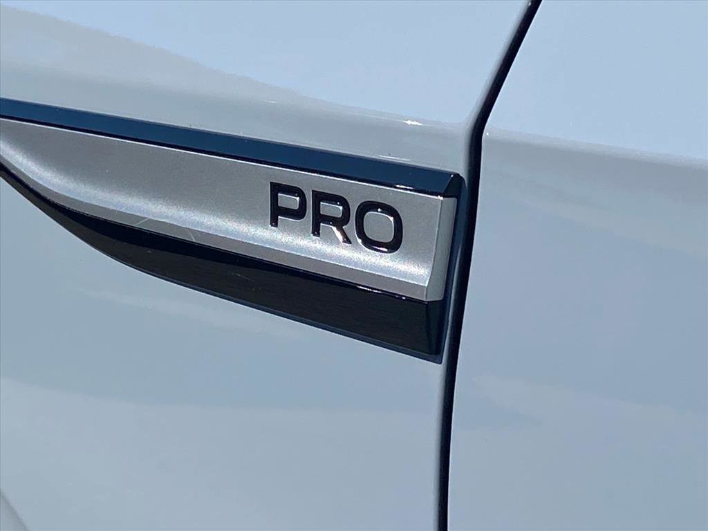 Certified 2022 Volkswagen ID.4 Pro RWD image 6