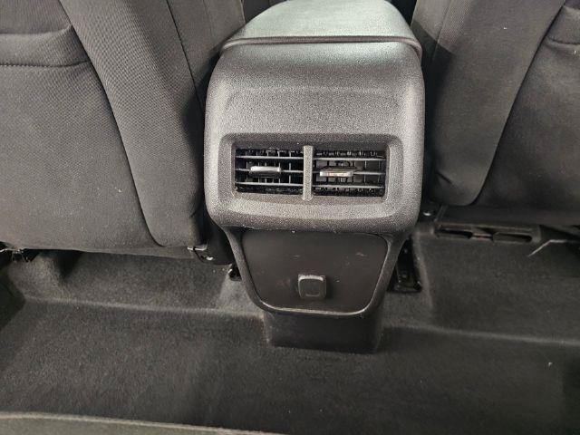 Used 2018 Chevrolet Equinox LT FWD image 38