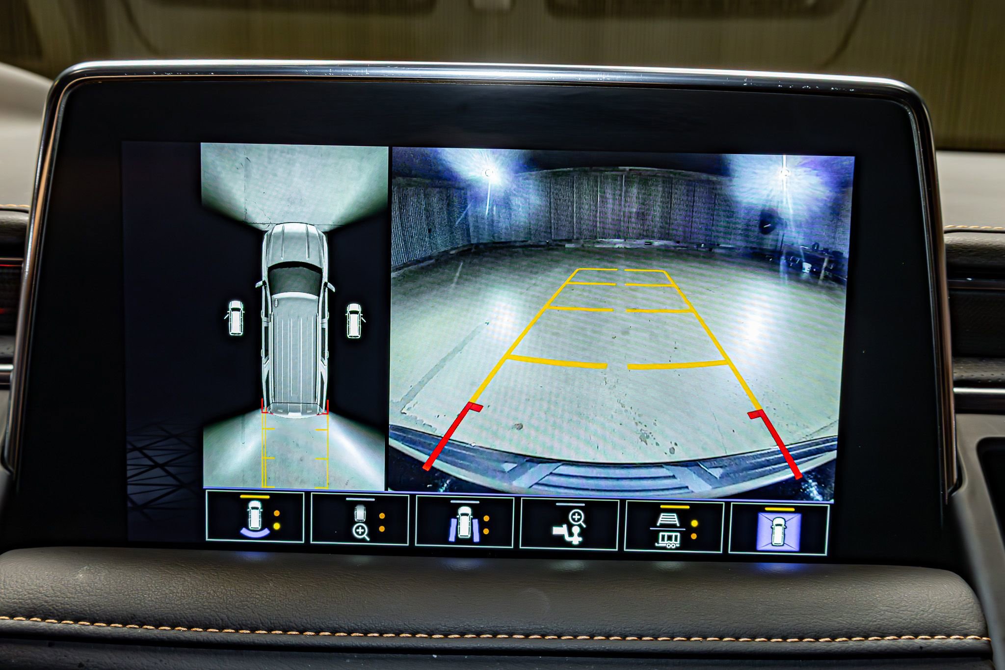 Used 2024 GMC Yukon AT4 w/ AT4 Premium Plus Package image 21