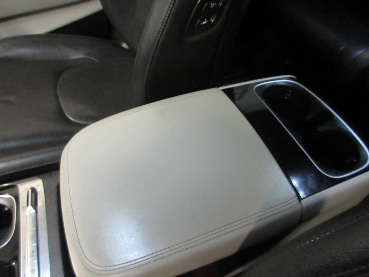 Used 2023 Kia Carnival SX Prestige image 33