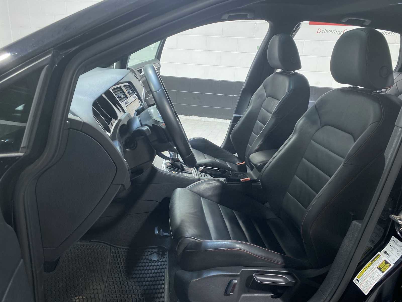 Used 2018 Volkswagen GTI SE w/ SE Leather Package image 11