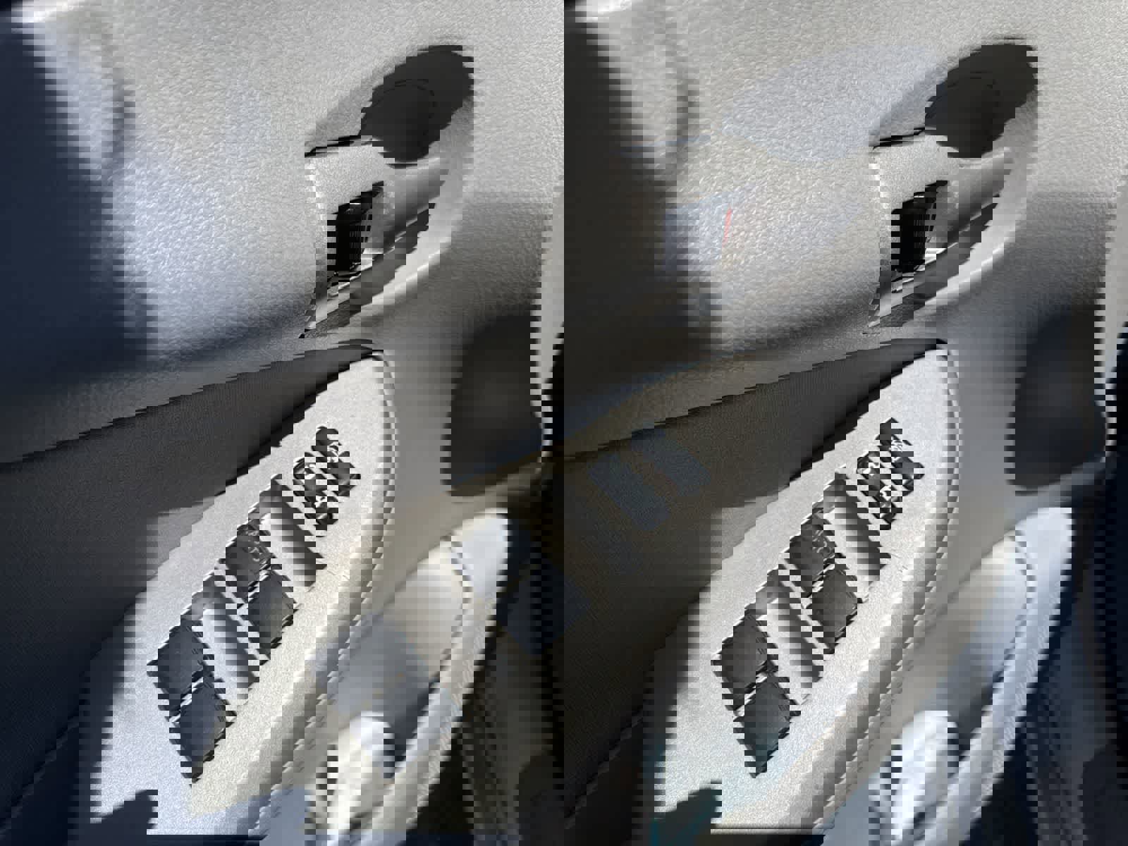 Used 2010 Toyota Corolla LE image 17