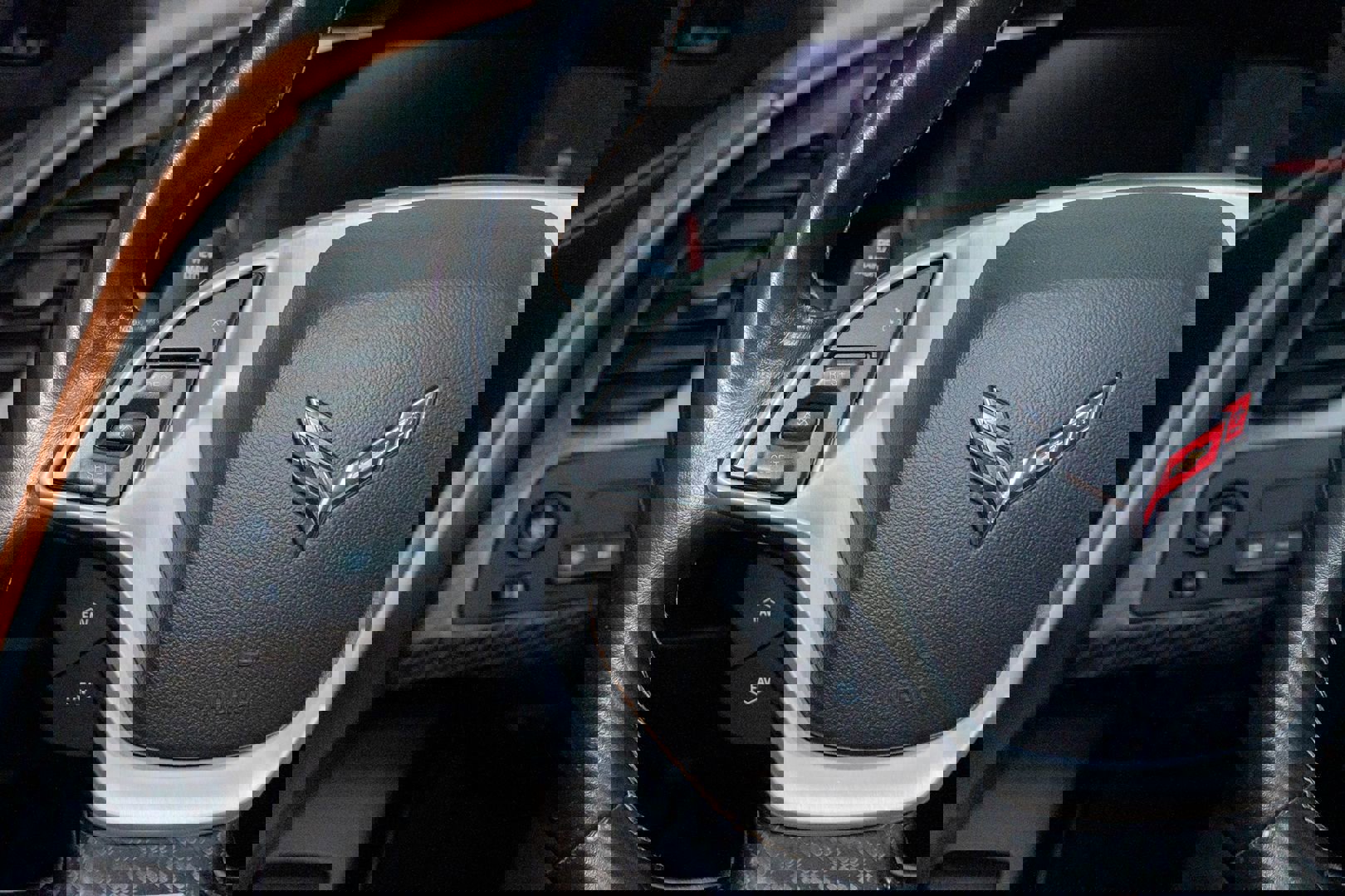 Used 2015 Chevrolet Corvette Z06 w/ 3LZ Preferred Equipment Group image 38