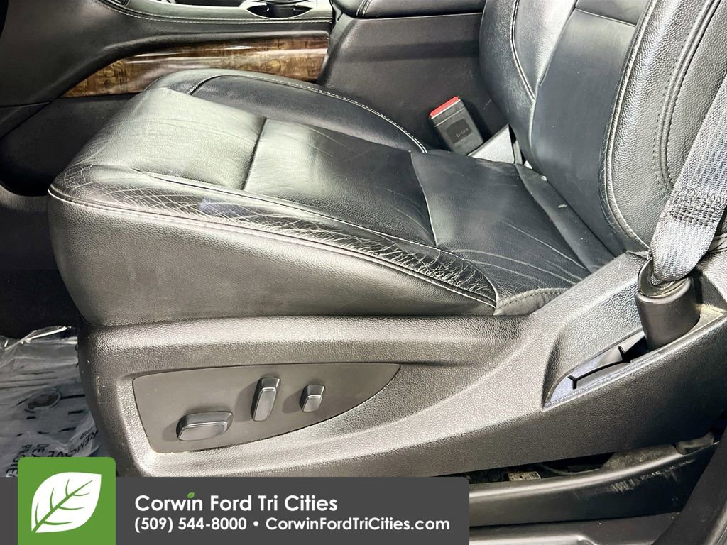 Used 2019 Chevrolet Suburban LT image 25