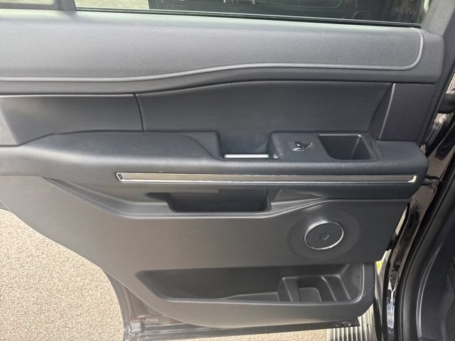 Used 2024 Ford Expedition XLT AWD/4WD image 31