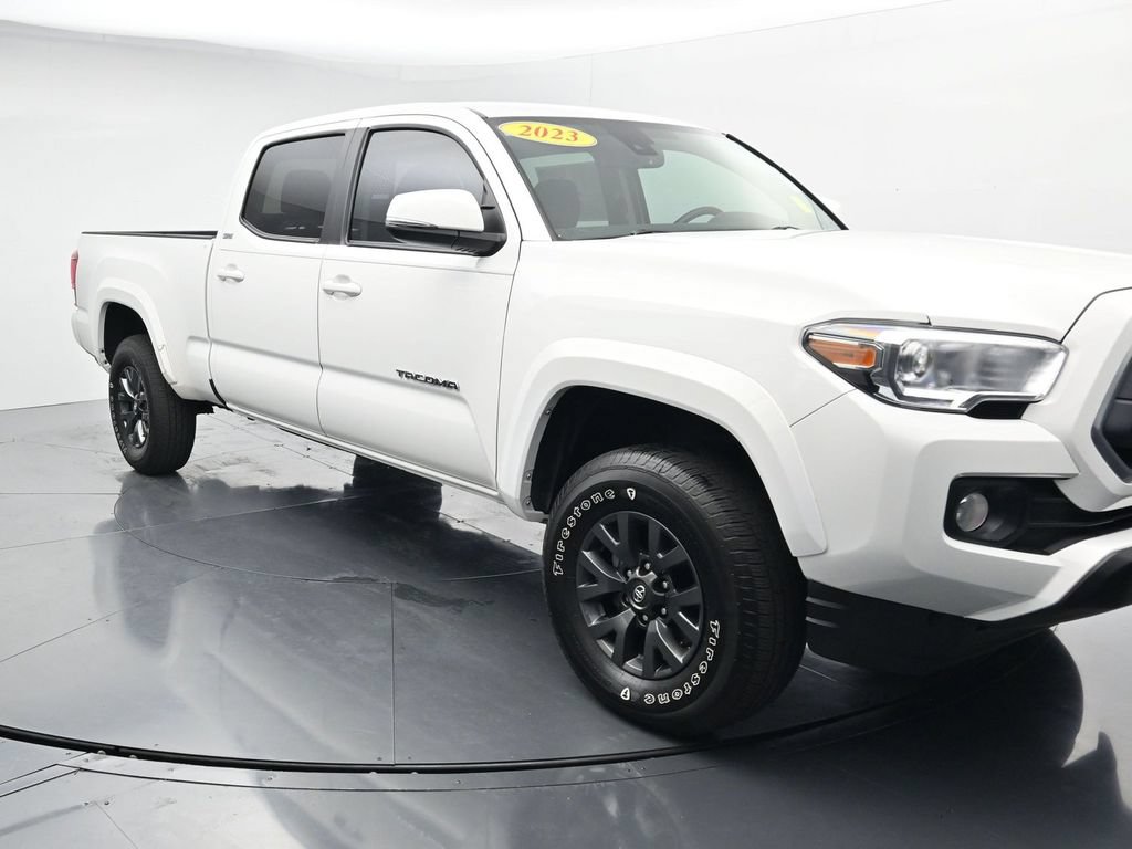 Used 2023 Toyota Tacoma SR5 w/ Technology Package AWD/4WD image 2