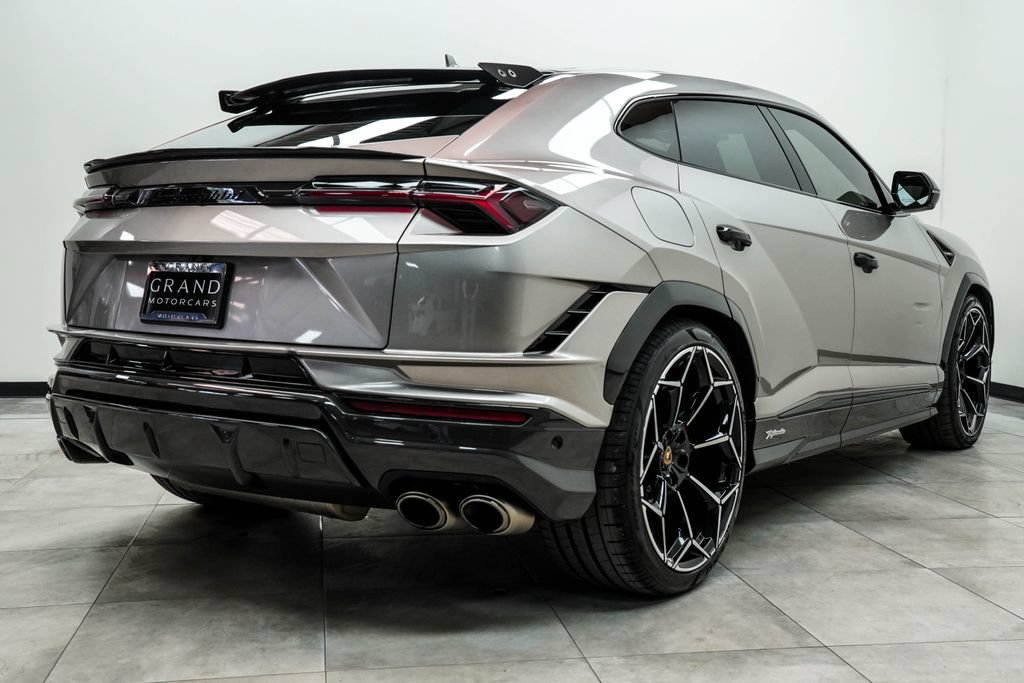 Used 2024 Lamborghini Urus Performante AWD/4WD image 13