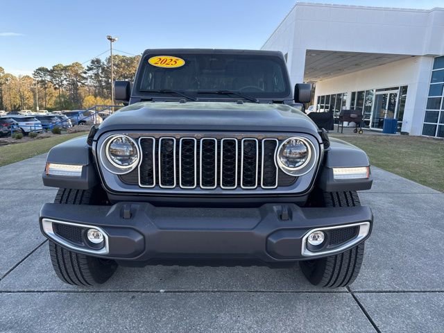 Used 2025 Jeep Wrangler Unlimited Sahara image 2