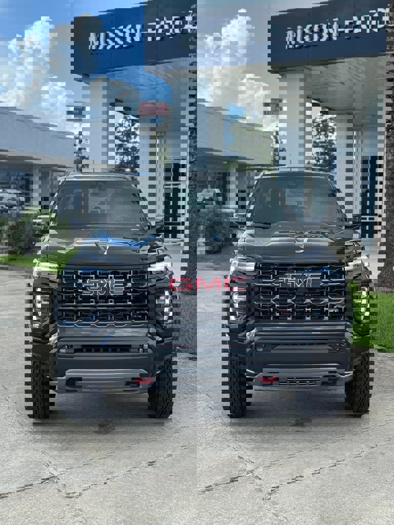 New 2025 GMC Canyon AT4 w/ Technology Plus Package image 3