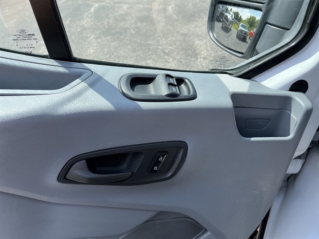 Used 2018 Ford Transit 150 XL RWD image 18