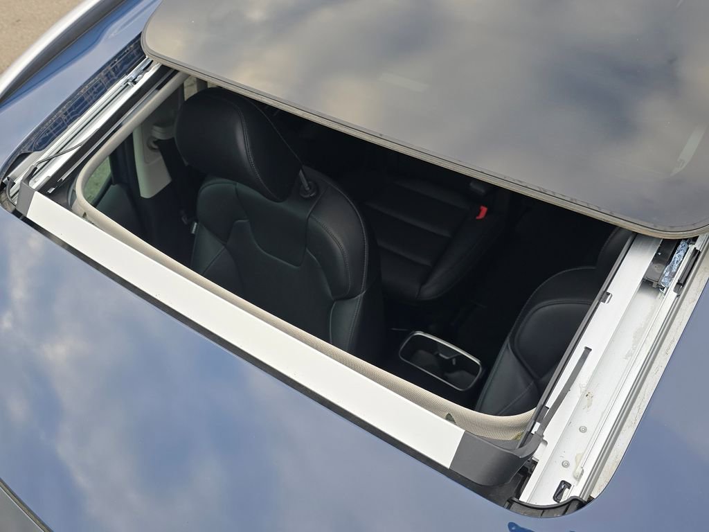 Used 2023 Kia Telluride S w/ S Sunroof Package image 3