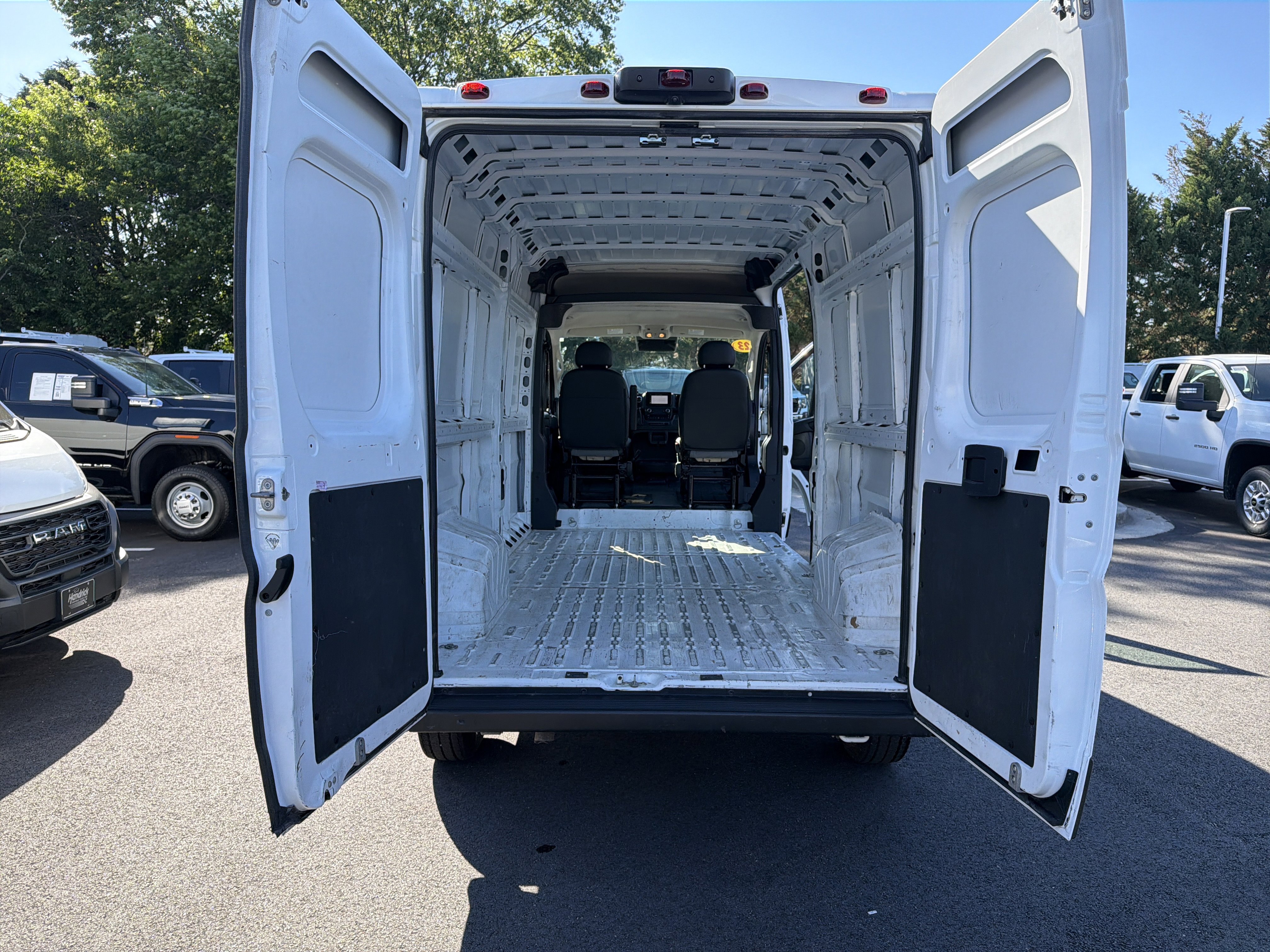 Used 2023 RAM ProMaster 2500 FWD image 32