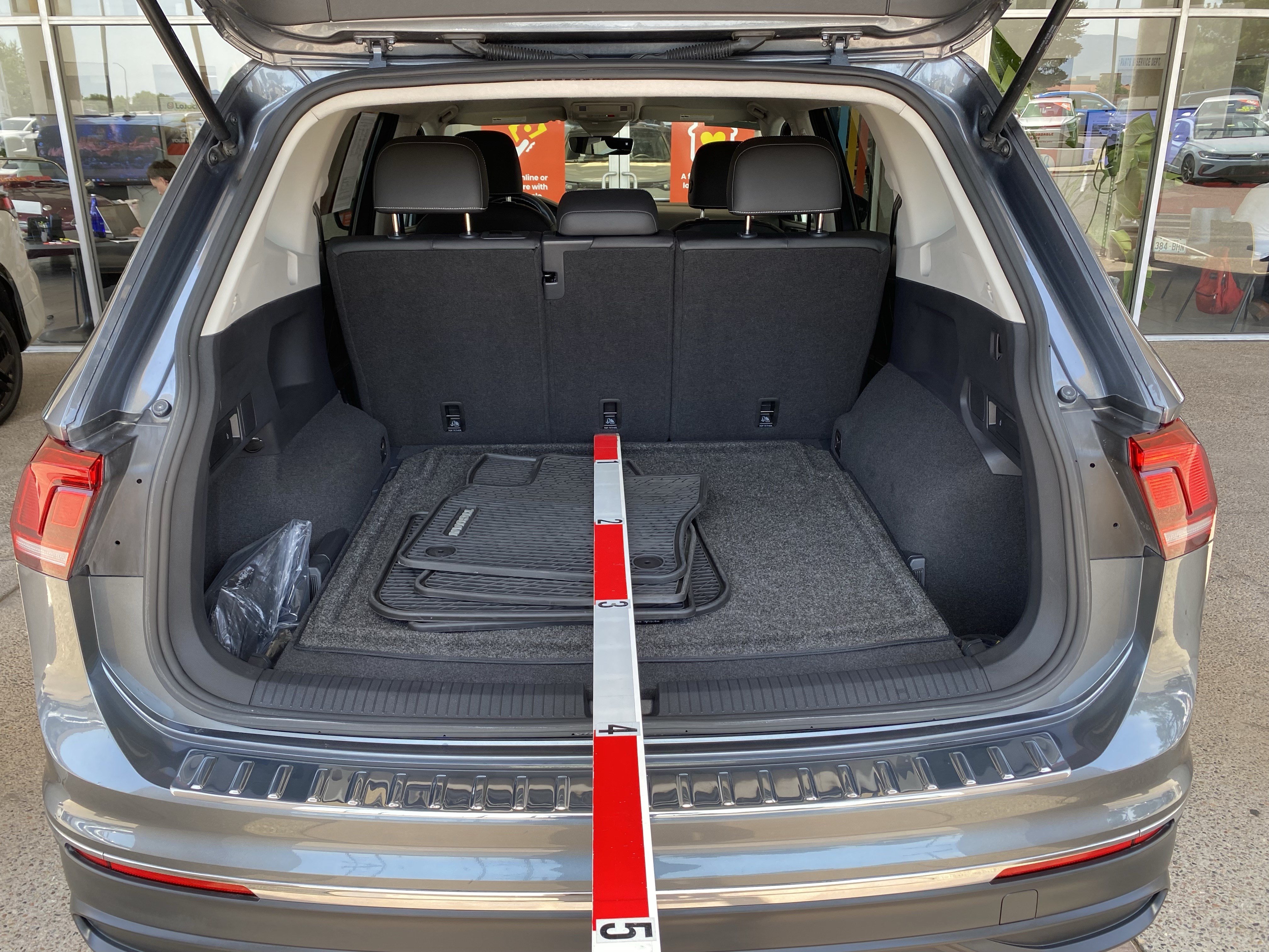 Certified 2023 Volkswagen Tiguan SE AWD/4WD image 17