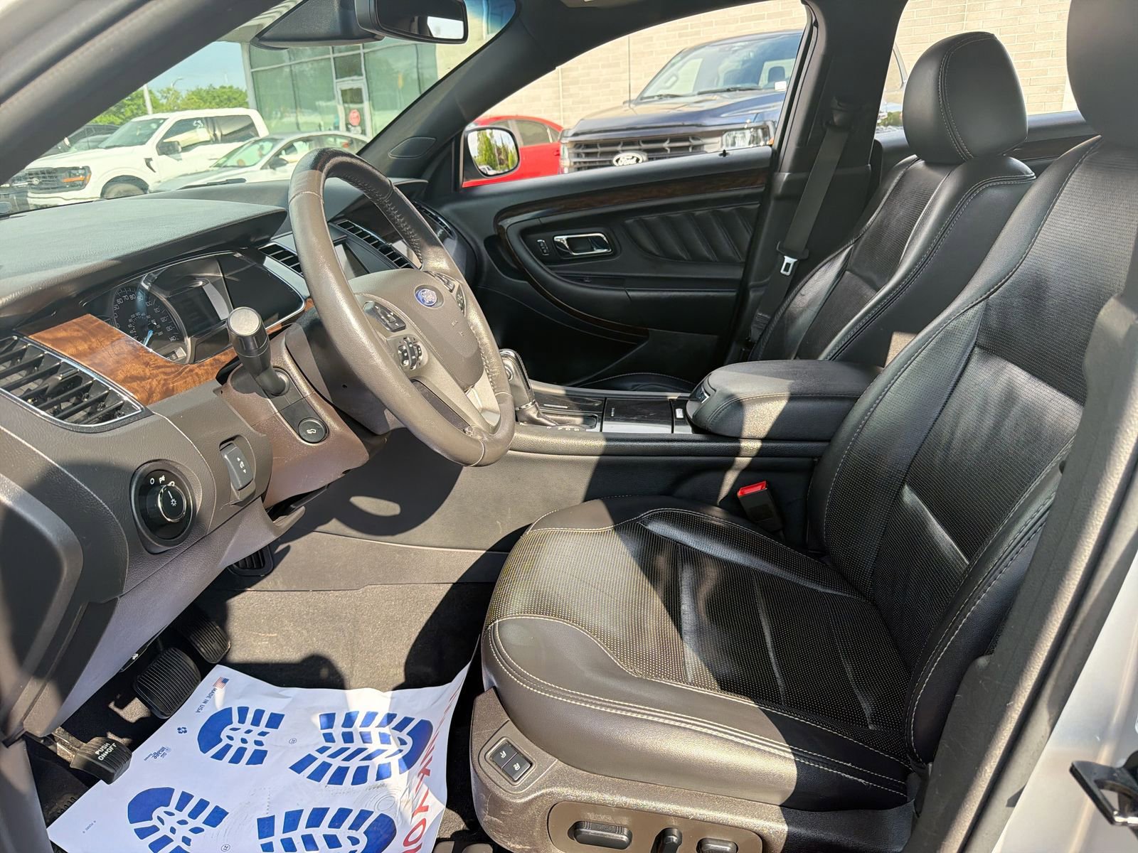 Used 2019 Ford Taurus Limited AWD/4WD image 11
