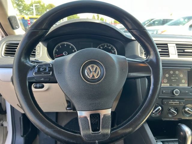 Used 2012 Volkswagen Jetta SEL FWD image 13
