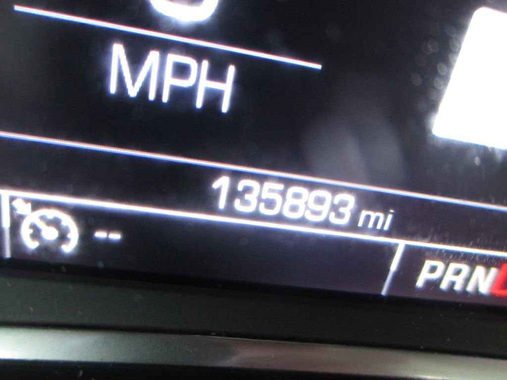 Used 2018 GMC Acadia SLT w/ LPO, Floor Liner Package FWD image 32