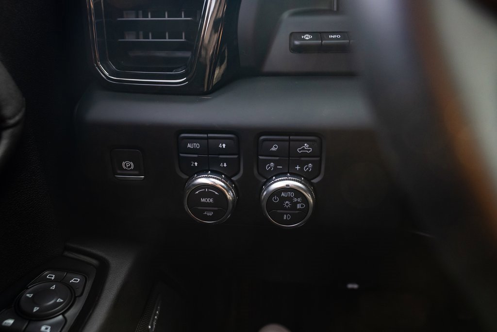 Used 2024 GMC Sierra 1500 AT4 w/ Technology Package image 13