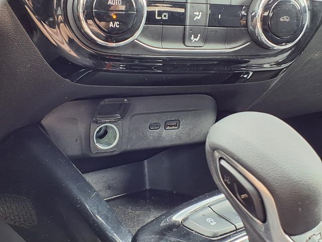 Used 2025 Chevrolet Trax LT image 12