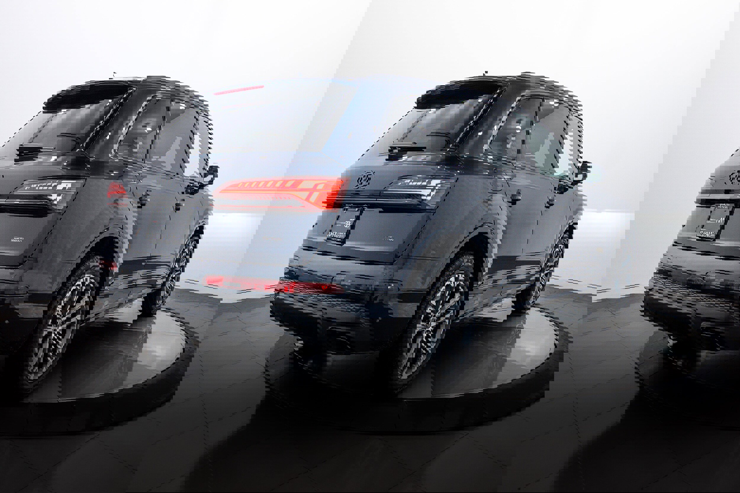 Certified 2025 Audi Q7 2.0T Premium Plus w/ Premium Plus Package image 4