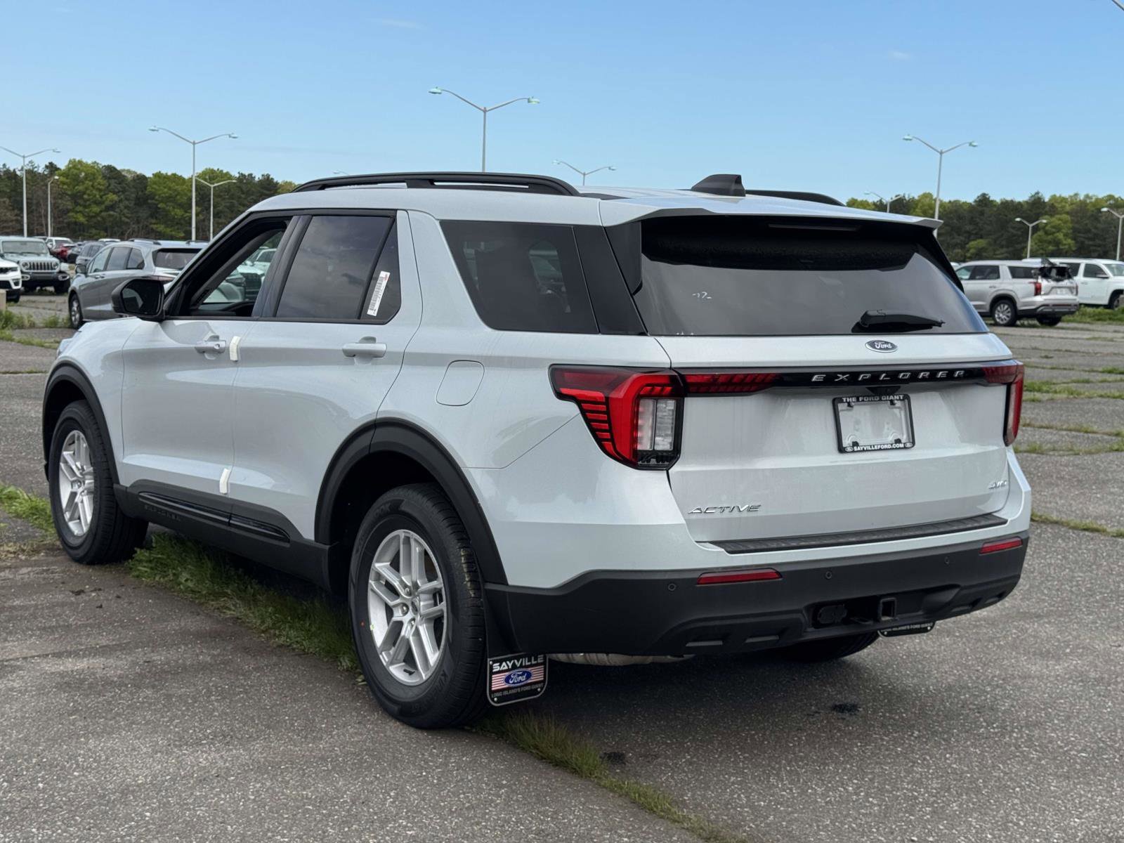 New 2026 Ford Explorer Active AWD/4WD image 5