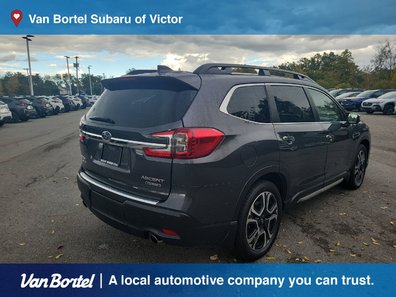 Used 2023 Subaru Ascent Touring AWD/4WD image 5