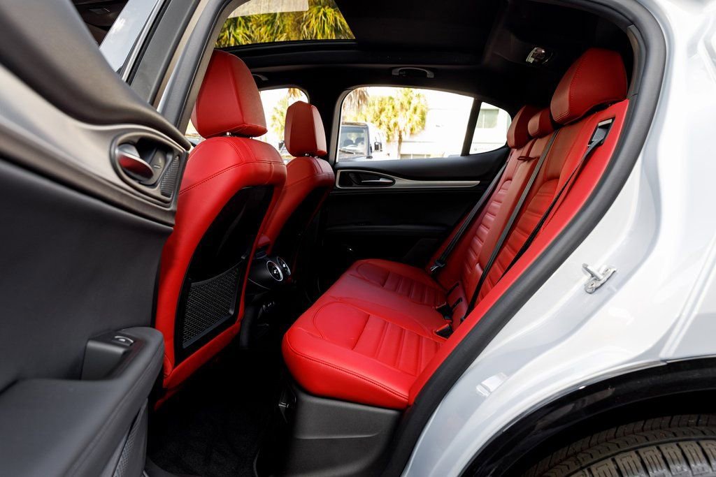 New 2025 Alfa Romeo Stelvio Sprint w/ Veloce Package image 28