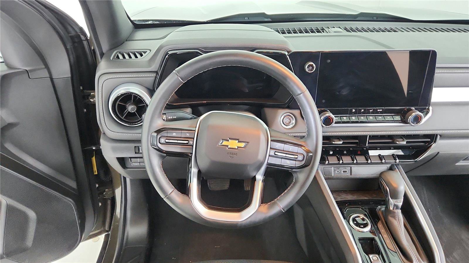 Used 2024 Chevrolet Colorado LT w/ LT Convenience Package AWD/4WD image 12
