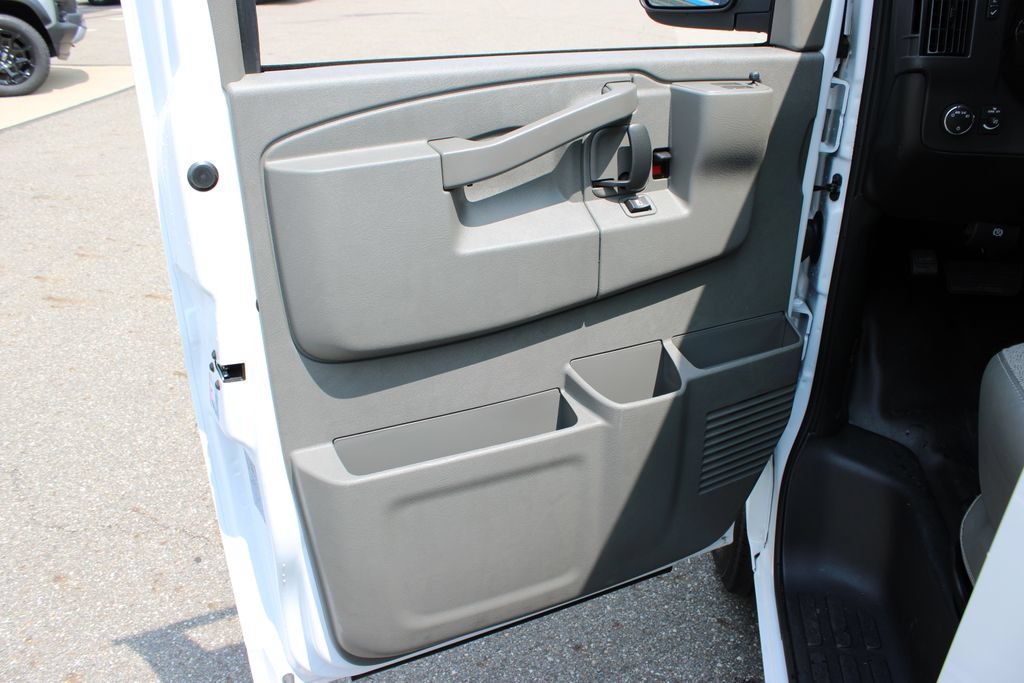 New 2026 Chevrolet Express 3500 Extended w/ Driver Convenience Package RWD image 6