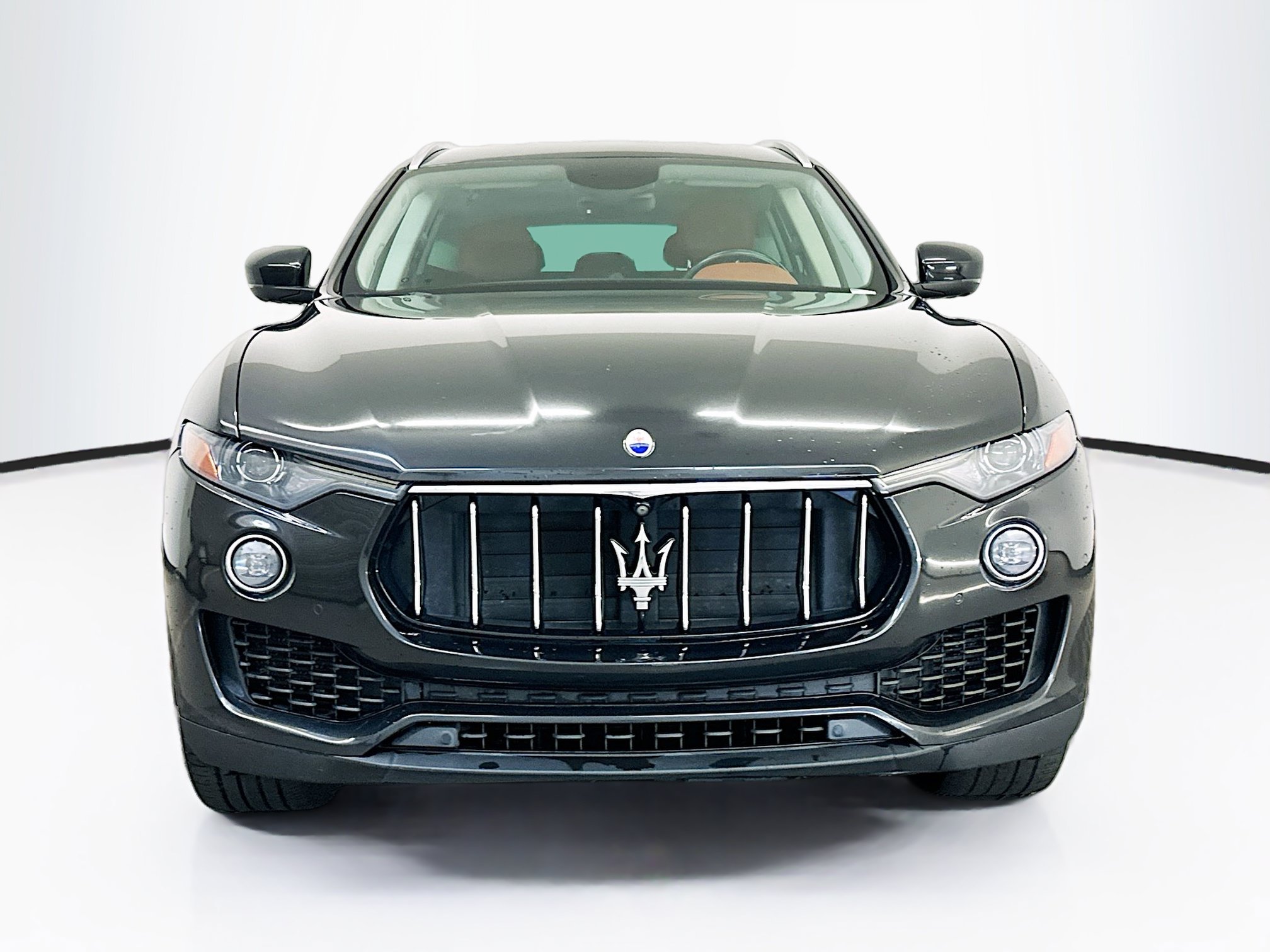 Used 2017 Maserati Levante AWD/4WD image 2