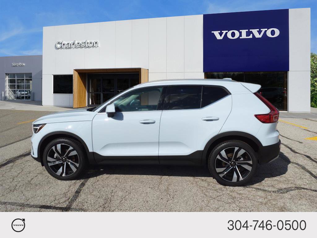 Certified 2025 Volvo XC40 B5 Ultra w/ Climate Package image 6