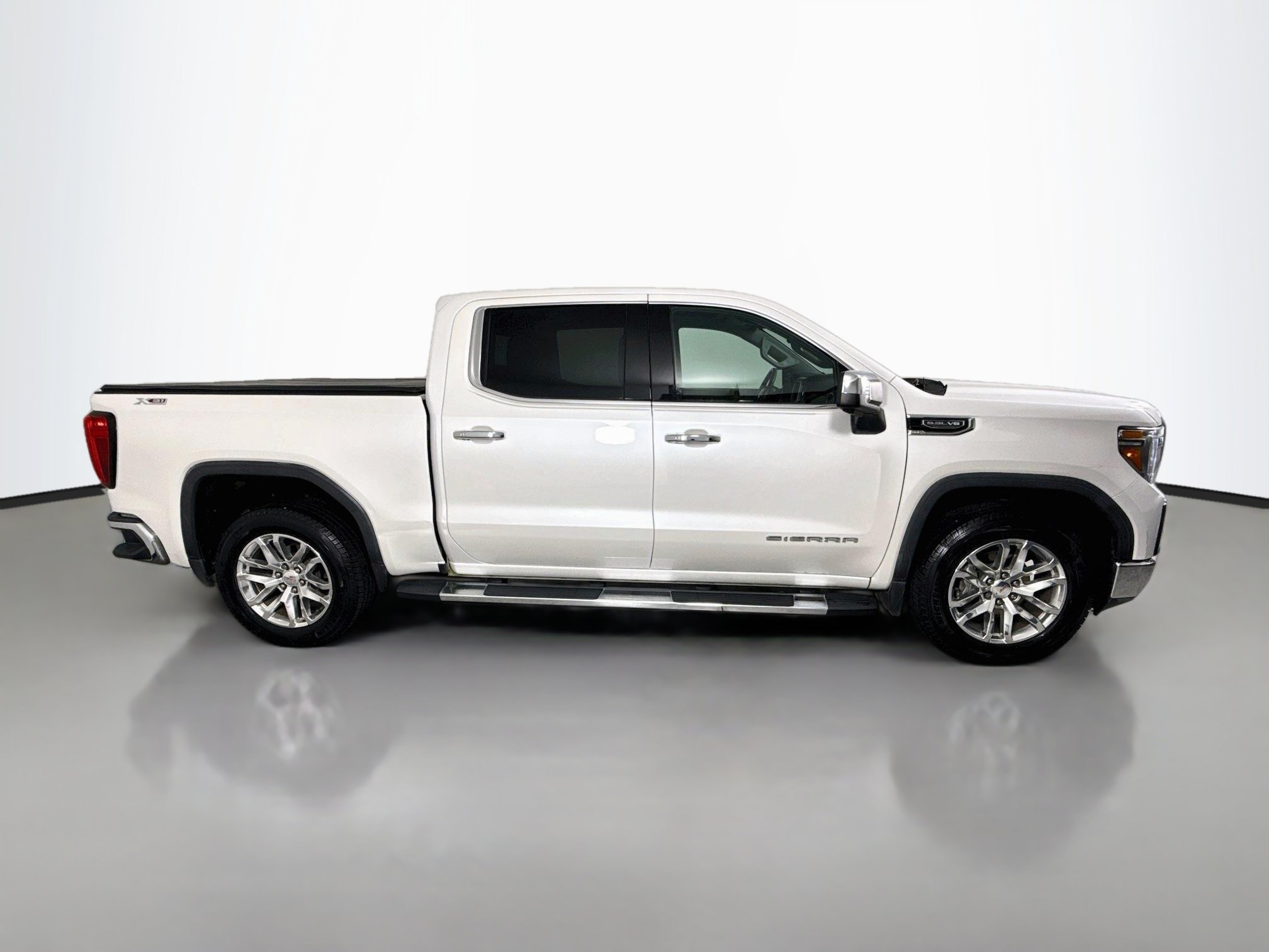 Used 2019 GMC Sierra 1500 SLT w/ SLT Premium Plus Package AWD/4WD image 8